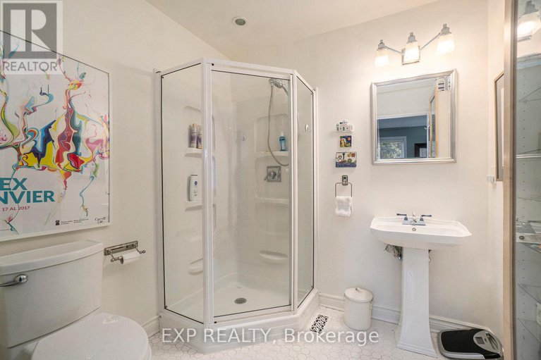 28907579/15-710-coronation-avenue/riverview-park/ottawa/ontario/K1G4G7_21