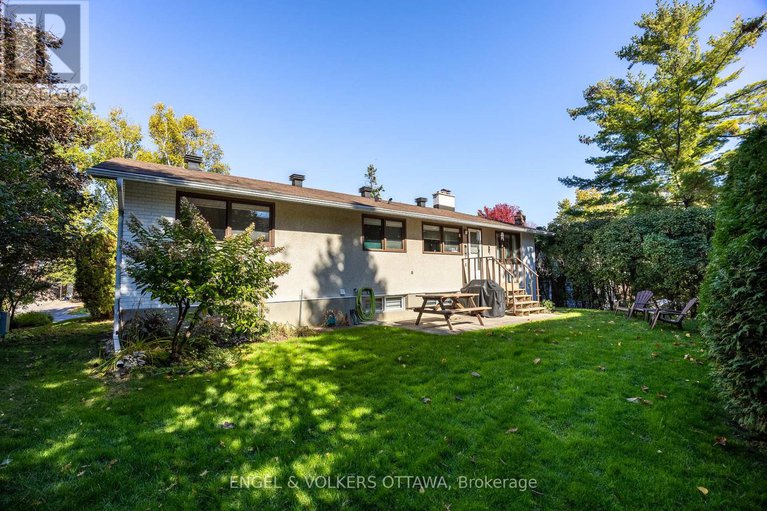 29323423/34-wallford-way/city-viewskylinefisher-heightsparkwood-hills/ottawa/ontario/K2E6B6_44