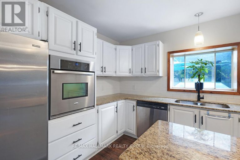 28857388/5498-edgewater-drive/manotick-east-to-manotick-station/ottawa/ontario/K4M1B4_16