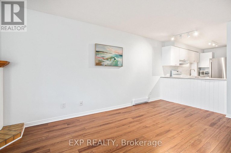 28822296/6603a-6603-bilberry-drive/convent-glen-north/ottawa/ontario/K1C4N5_8