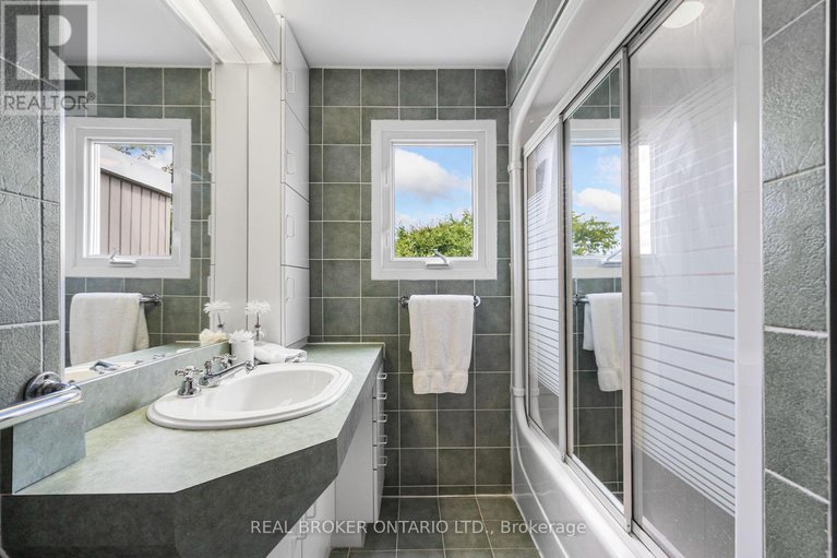 28961461/62-herschel-crescent/katimavik/ottawa/ontario/K2L1Z6_32