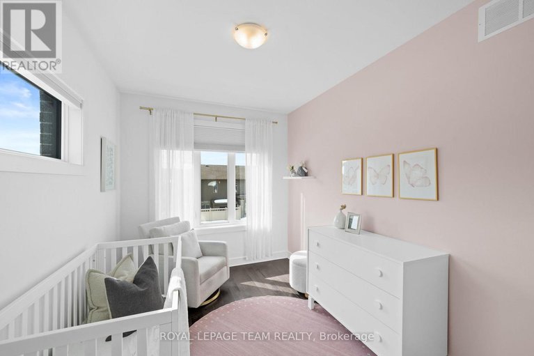 29445575/143-avro-circle/cfb-rockcliffe-and-area/ottawa/ontario/K1K4K7_32