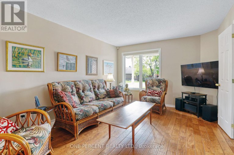 28322814/33-shannondoe-crescent/bridlewood/ottawa/ontario/K2M2H1_9