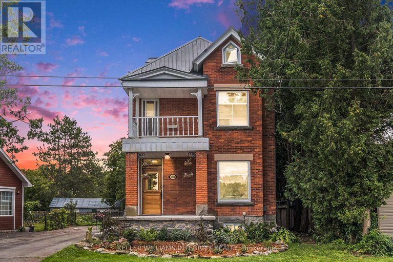 28244876/2148-carling-ave-units-5-6/ottawa/ontario/K2A1H1_1