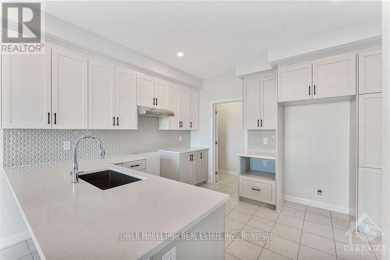29195141/900-athenry-court/half-moon-bay/ottawa/ontario/K2J7C5_13