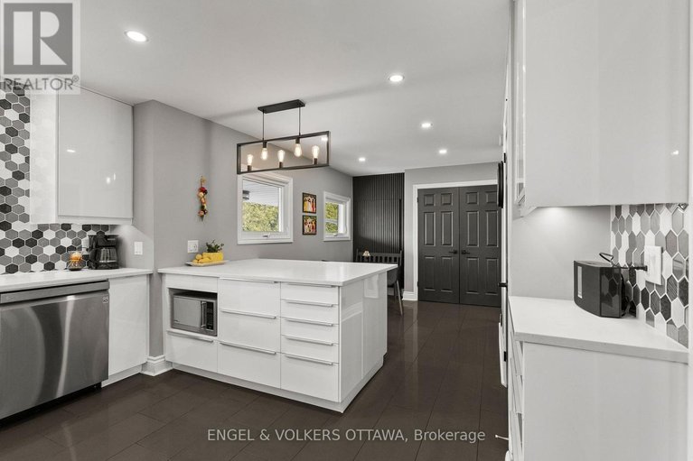 29577442/4624-albion-road/riverside-south/ottawa/ontario/K1X1A5_17