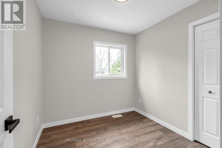 28328340/18222-patrick-street/south-glengarry-charlottenburgh-twp/south-glengarry/ontario/K0C2J0_24