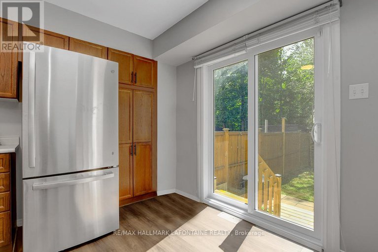28827853/446-lawler-crescent/chatelaine-village/ottawa/ontario/K4A3Y3_17