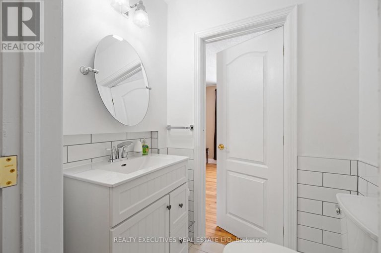 29240395/7725-lawrence-street/vernon/ottawa/ontario/K0A3J0_20