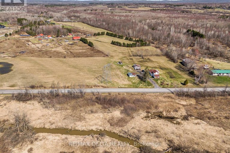 29639068/3697-etienne-road/cumberland-west/ottawa/ontario/K0A3E0_35