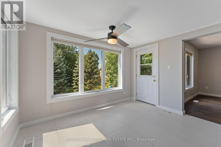 29131275/5722-kemplane-court/blackburn-hamlet-south/ottawa/ontario/K1W1B8_15