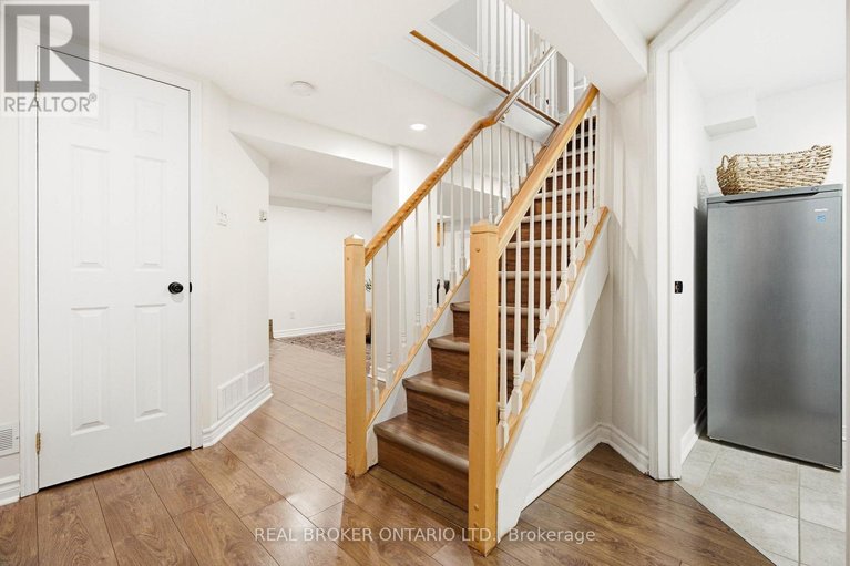 29601984/496-hartleigh-avenue/woodroffe/ottawa/ontario/K2B5J6_27