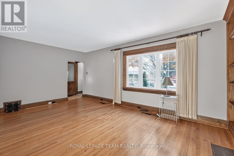 29121392/405-hamilton-avenue-s/civic-hospital/ottawa/ontario/K1Y1C9_8