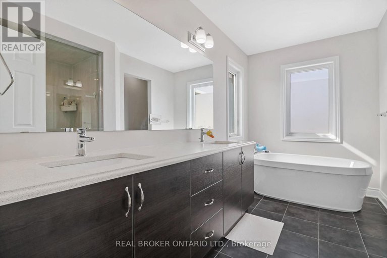 29417317/642-continental-avenue/emerald-meadowstrailwest/ottawa/ontario/K2S1B6_30