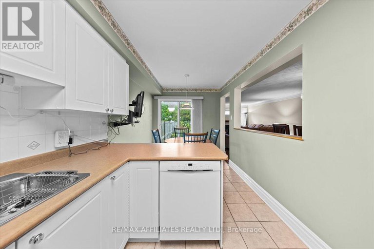 28777669/1639-trenholm-lane/fallingbrookpineridge/ottawa/ontario/K4A4B4_14