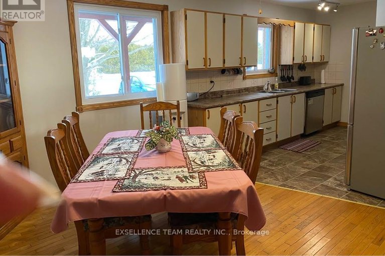 29472234/20596-conc-5-concession/south-glengarry-lancaster-twp/south-glengarry/ontario/K0C1L0_8