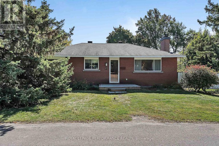 28956685/890-bermuda-avenue/overbrookcastle-heights/ottawa/ontario/K1K0V9_1