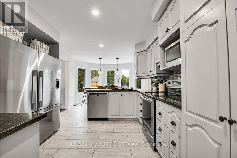 28654576/102-delaney-drive/huntley-ward-south-west/ottawa/ontario/K0A1L0_9