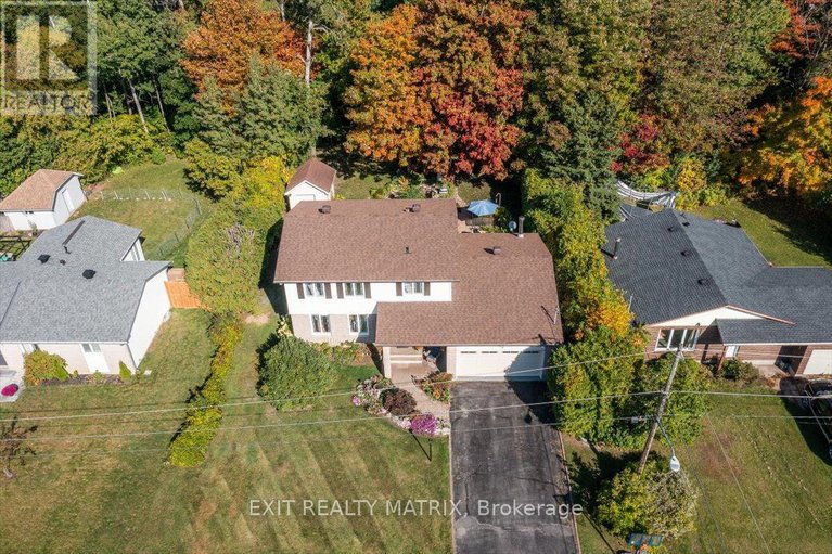 28933679/159-dunlop-crescent/village-of-russell/russell/ontario/K4R1B3_2