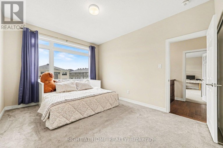 29592911/1089-apolune-street/half-moon-bay/ottawa/ontario/K2J6N8_32