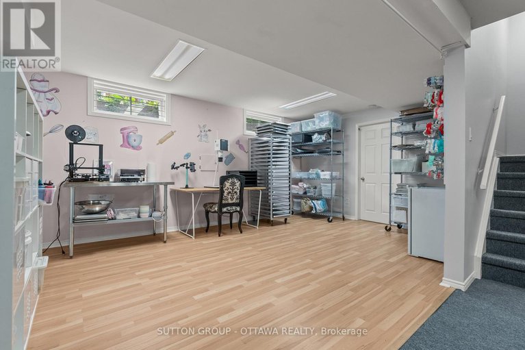 28824766/9-sundance-court/sheahan-estatestrend-village/ottawa/ontario/K2H8T4_41