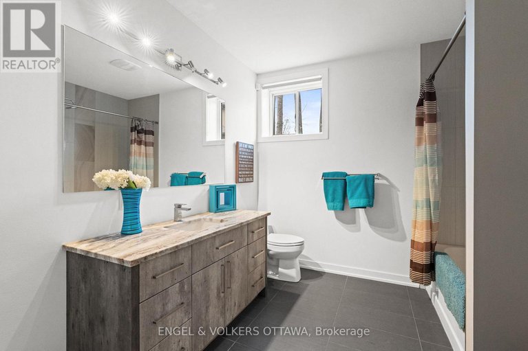 29149631/532-leimerk-court/manotick-village-manotick-estates/ottawa/ontario/K4M0E8_42