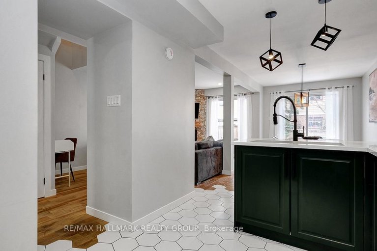 29513772/78-havenhurst-crescent/hunt-club-parkgreenboro/ottawa/ontario/K1T3G5_24