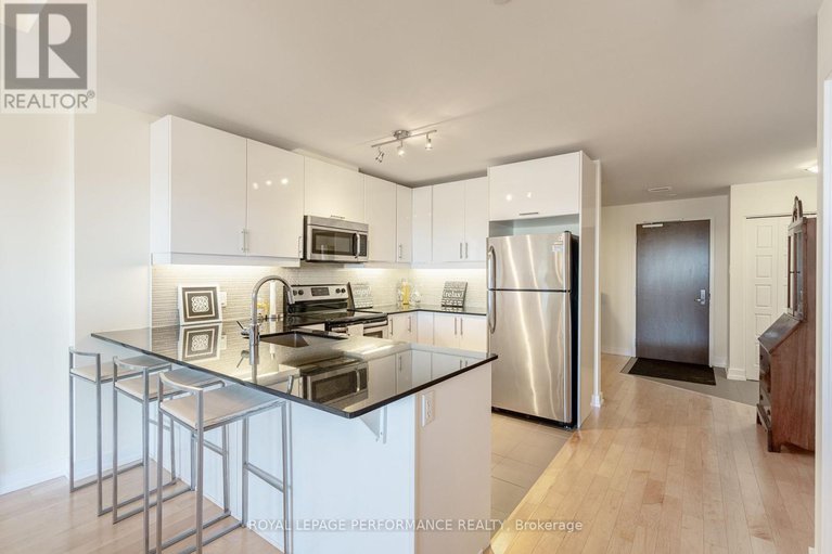 28369494/1001-330-titan-private/borden-farmstewart-farmcarleton-heightsparkwood-hills/ottawa/ontario/K2G1G3_8