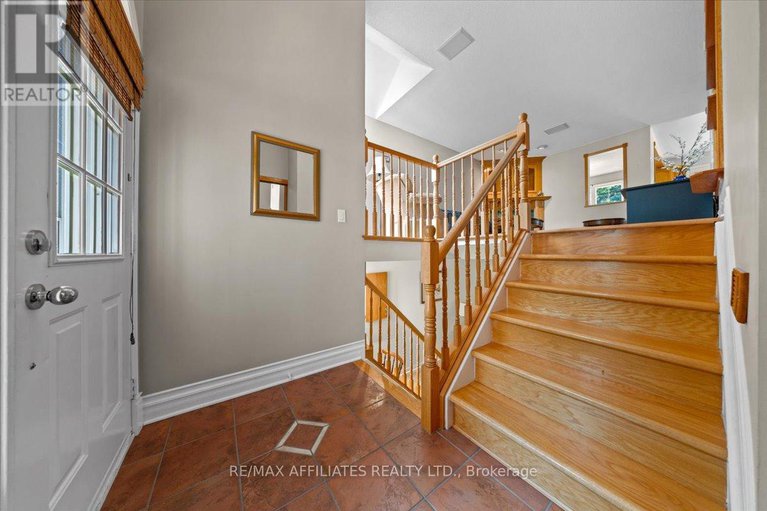 28623558/1694-toulouse-crescent/orleanssunridge/ottawa/ontario/K1C6K3_3
