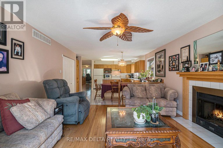 28683865/762-adencliffe-drive/fallingbrookridgemount/ottawa/ontario/K4A3E5_4