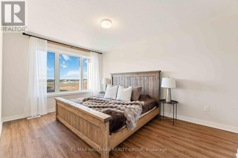 29126809/629-quilter-row/goulbourn-twp-from-franktown-rdsouth-to-rideau/ottawa/ontario/K0A2Z0_16