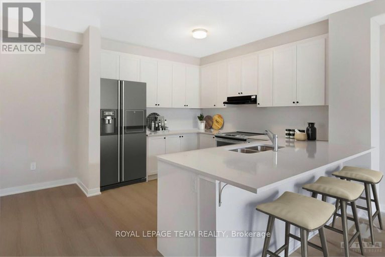 28641199/102-monty-private/north-grenville-twp-kemptville-south/north-grenville/ontario/K0G1J0_8