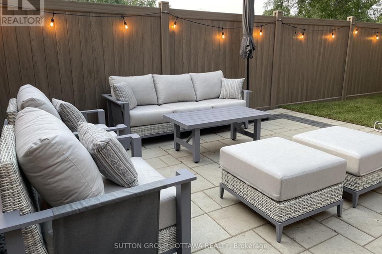 29116675/1-bayside-private/mooneys-bayriverside-park/ottawa/ontario/K1V9R3_30