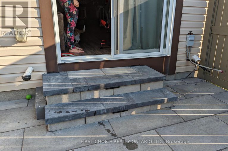 29367169/622-bluegill-avenue/half-moon-bay/ottawa/ontario/K2J5Y8_21