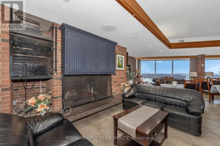 29128089/1210-20-chesterton-drive/borden-farmstewart-farmcarleton-heightsparkwood-hills/ottawa/ontario/K2E6Z7_25