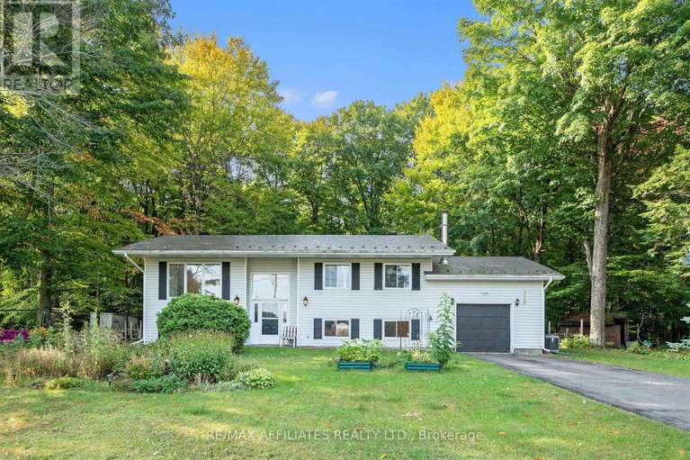 28854774/319-riverwood-drive/woodlawnmaclarens-landingkilmaurs/ottawa/ontario/K0A3M0_1
