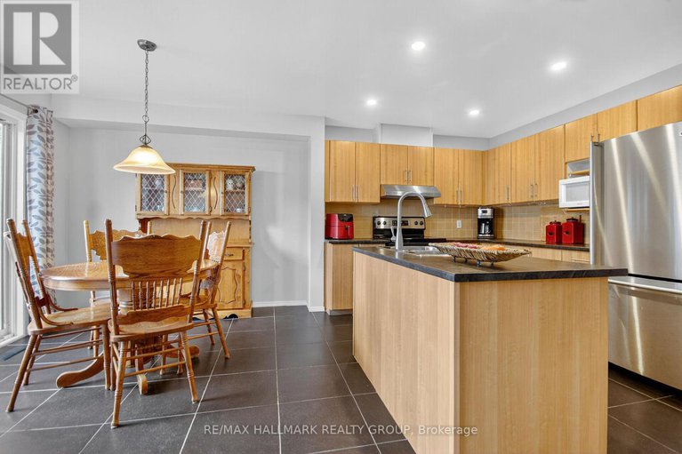 28971338/131-harbour-view-street/strandherd/ottawa/ontario/K2G6Z8_15