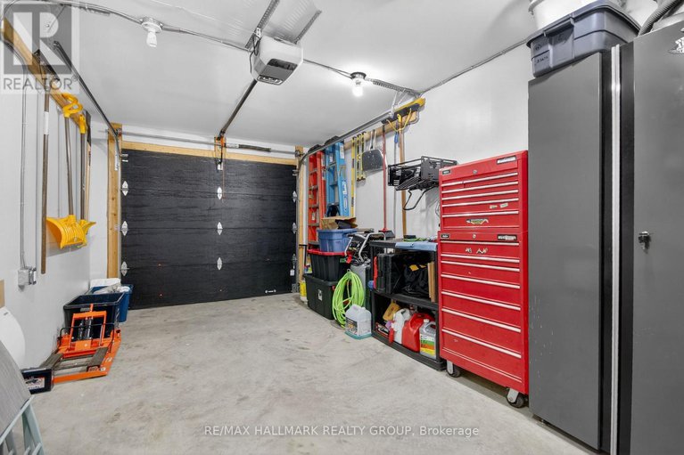 29397820/247b-ferland-street/vanier/ottawa/ontario/K1L7T5_29