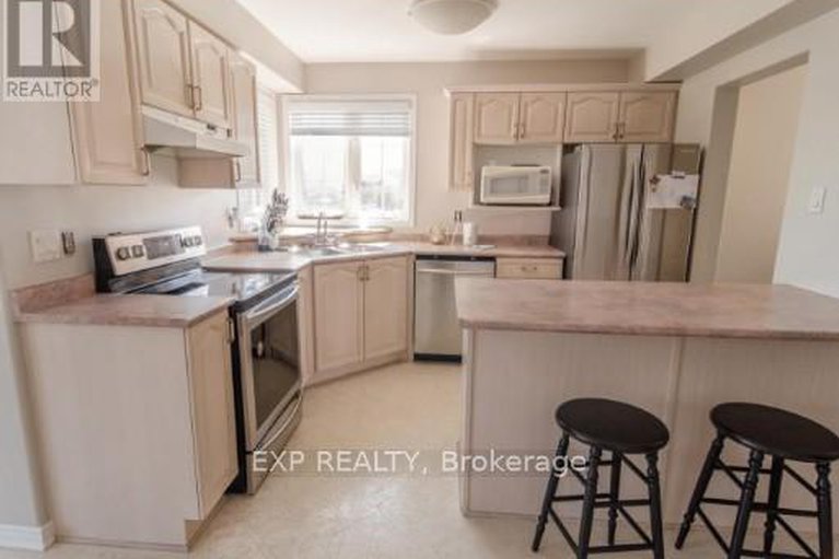 28100045/3-splinter-crescent/fairfield-heights/ottawa/ontario/K2B1B3_7