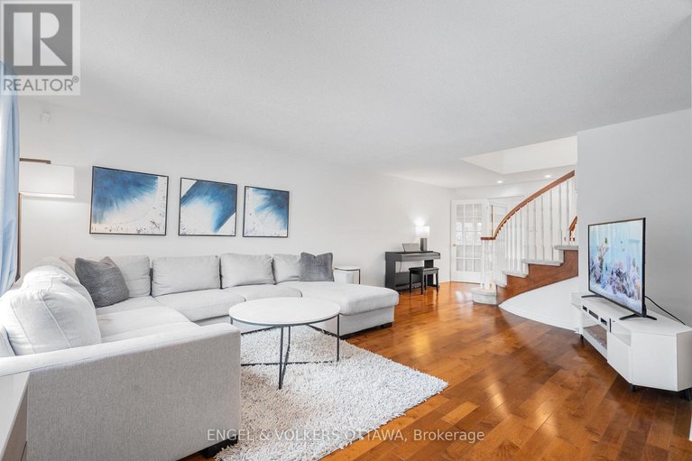 29176704/29-valley-ridge-street/borden-farmstewart-farmcarleton-heightsparkwood-hills/ottawa/ontario/K2E7W3_9