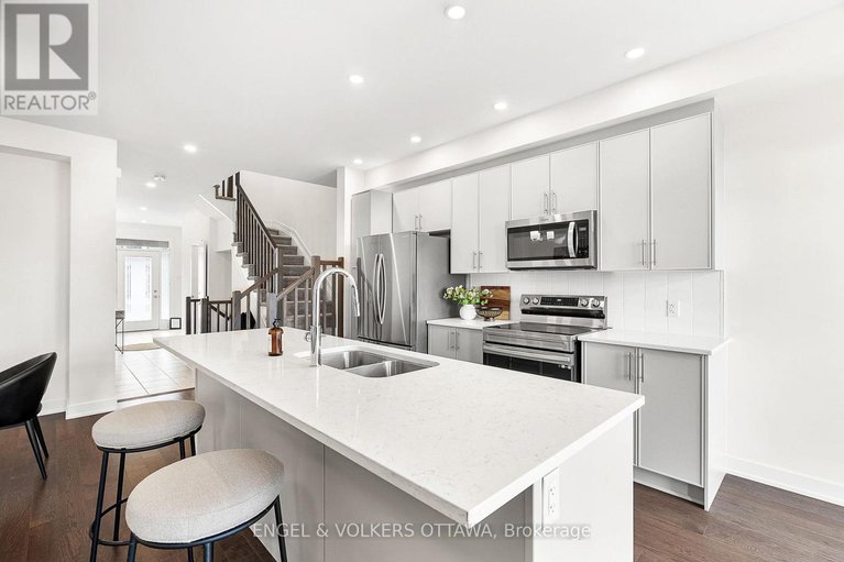 28268548/275-finsbury-avenue/stittsville-south/ottawa/ontario/K2S2Y2_14