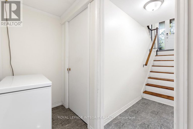 29093564/498-sandhamn-private/hunt-club-parkgreenboro/ottawa/ontario/K1T2Z6_28