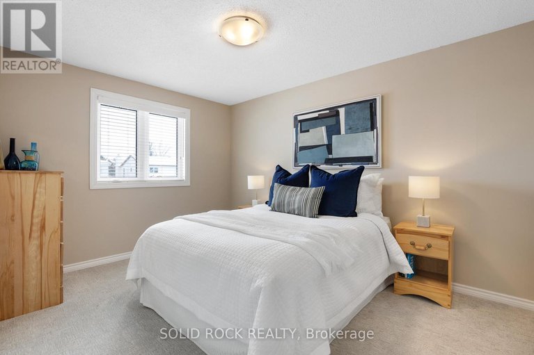 29419205/26-paula-crescent/sheahan-estatestrend-village/ottawa/ontario/K2H9A4_24