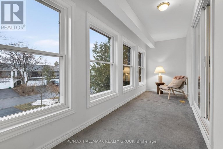 29612402/24-hobart-crescent/sheahan-estatestrend-village/ottawa/ontario/K2H5S4_21