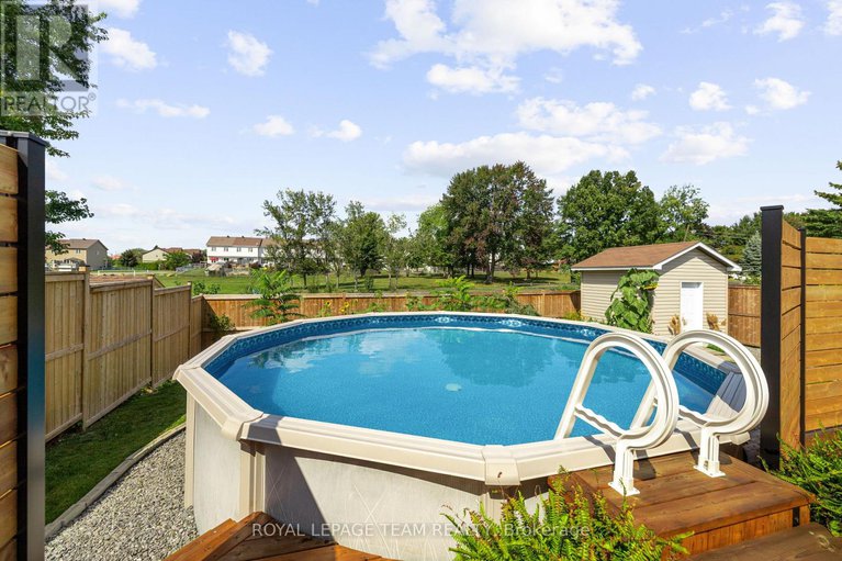 29002641/1965-patricia-street/town-of-rockland/clarence-rockland/ontario/K4K1B2_40