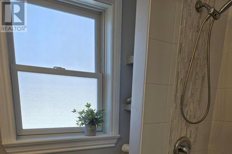 29378694/1305-kingston-avenue/carlington/ottawa/ontario/K1Z8K9_26