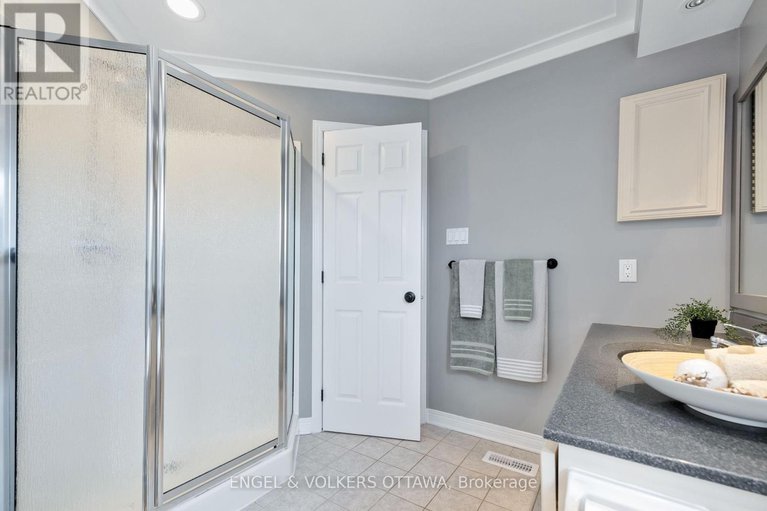 29155937/823-scala-avenue/notting-hillsummerside/ottawa/ontario/K4A4M2_23