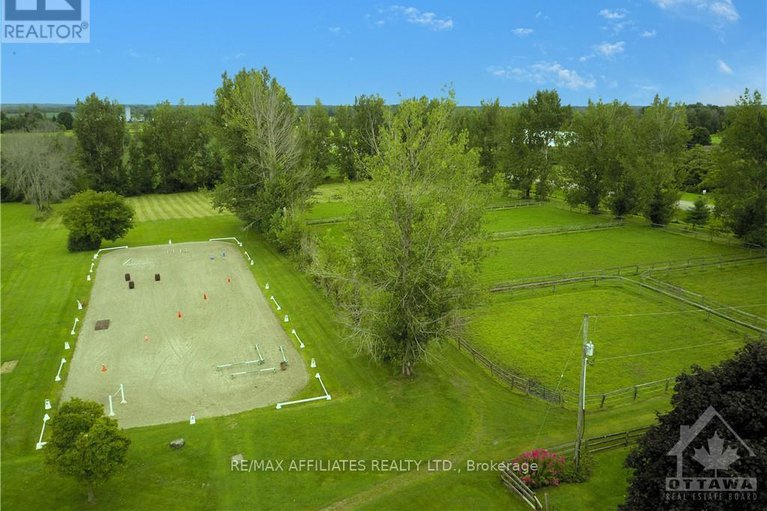 27267840/3301-3251-county-road-15-road/stones-corners/augusta/ontario/K6V5T2_3