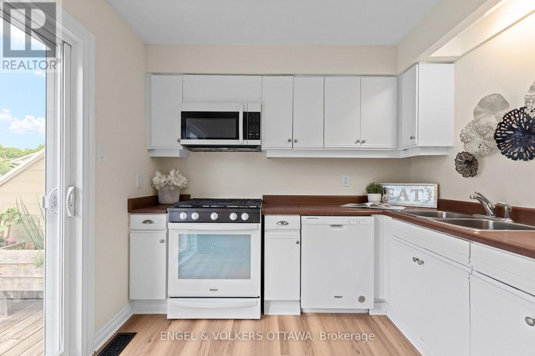 28573649/1129-chimney-hill-way/beacon-hill-south/ottawa/ontario/K1J8Z7_14
