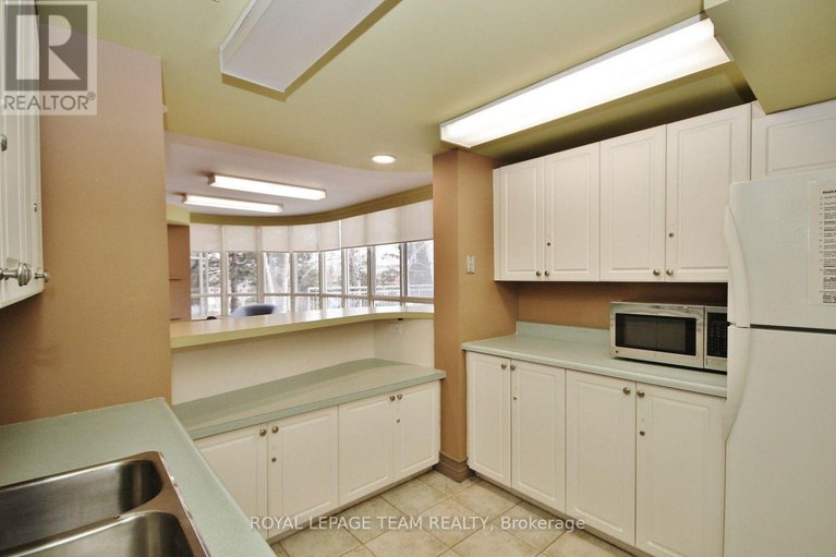 28975541/1008-100-grant-carman-drive/borden-farmstewart-farmcarleton-heightsparkwood-hills/ottawa/ontario/K2E8B8_21